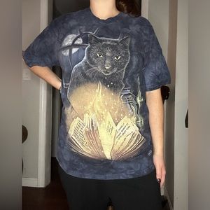 Witchy cat shirt The Mountain size M